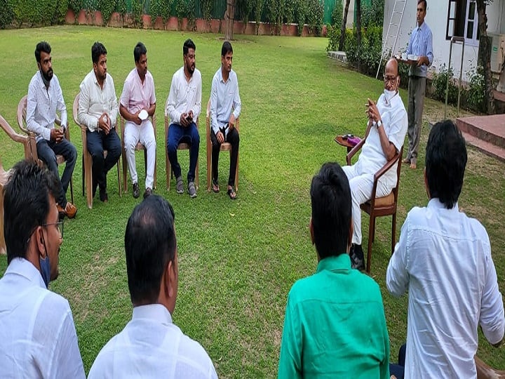 The new team of Maharashtra Pradesh Youth Congress met NCP Chief Sharad Pawar, on which Satyajit Tambe wrote a Facebook post Satyajeet Tambe : युवक काँग्रेसच्या शिलेदारांना पवारांनी दिले 'धडे', त्यांच्याशी बोलायला मिळणे म्हणजे अहोभाग्य, सत्यजीत तांबेंची पोस्ट