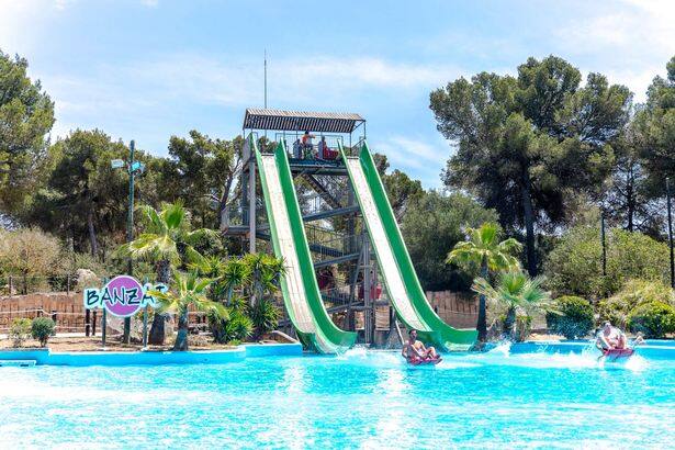 Englad tourist falls of waterboard in spain aqualand falls short of height sues the company ’நாலு இஞ்ச் குறைஞ்சிட்டேன்.. நஷ்டஈடு கொடுங்க!’ - வாட்டர் பார்க்கால் வந்த வினை! ஸ்பெயினில் விநோத சம்பவம்