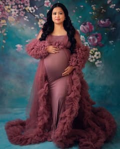 Bharti Singh Maternity Shoot: ম্যাজেন্টা গাউনে চোখ ধাঁধানো হবু মা ভারতী সিংহ