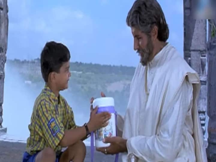 Amitabh Bachchan little son is now grown up in Suryavansham, looks very handsome, know where is he nowadays सूर्यवंशम में अमिताभ बच्चन के पोते का निभाया था किरदार, अब दिखते हैं बेहद हैंडसम, जानिए कहां है आजकल