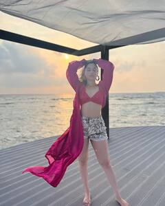 Tamannaah Latest Bikini Photos: బికినీలో తమన్నా సొగసు చూడతరమా