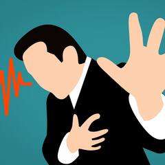 Heart Attack : কারও হার্ট অ্যাটাক হলে প্রাথমিকভাবে কী করবেন ?