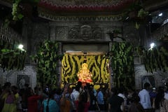 Sankashti Chaturthi : दगडूशेठ गणपती मंदिरात तब्बल 2 हजार किलो द्राक्षांची आरास