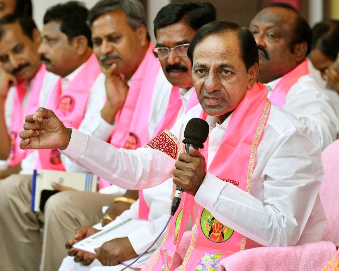 CM KCR will make a key announcement on the issue of rice fighting on the 12th KCR : వరి పోరులో బీజేపీని ఫిక్స్ చేయనున్న కేసీఆర్ - 12వ తేదీనే ముహుర్తం ?