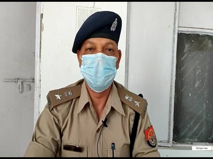 UP News Fight Between two groups of villages in Kanpur Dehat villagers attacked police ann UP News: कानपुर देहात के मोरा गांव में दो पक्षों में हुई मारपीट, मौके पर पहुंची पुलिस पर ग्रामीणों ने बोला हमला, 2 जवान घायल