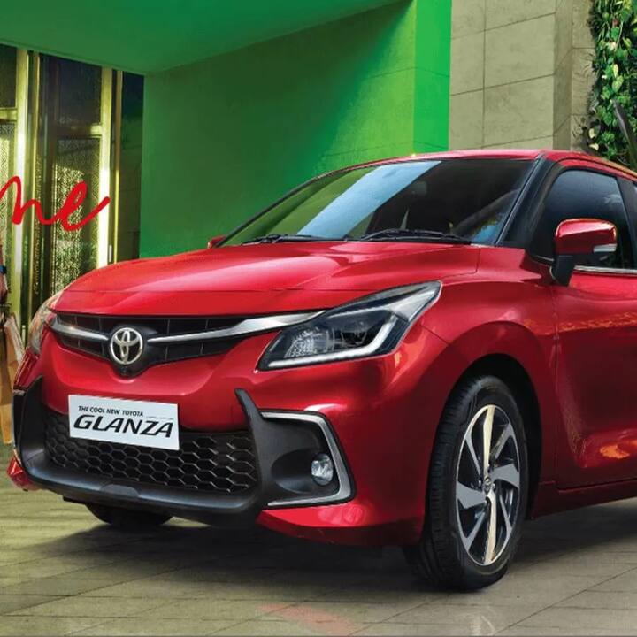 Toyota Glanza 2022 એ ભારતની કેટલીક એવી કારોમાંની એક છે જે આર્ટિફિશિયલ ઇન્ટેલિજન્સ Amazon Alexa ને સપોર્ટ કરે છે. આની મદદથી ડ્રાઈવર વોઈસ કમાન્ડ દ્વારા પોતાની કારને એલેક્સા સપોર્ટ ડિવાઈસ સાથે કનેક્ટ કરી શકે છે.