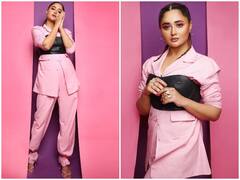 ग्लैमरस लुक छोड़ रश्मि देसाई ने दिखाई क्यूटनेस, एक्ट्रेस का अंदाज देख फैंस हार बैठे दिल