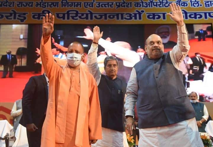 up bjp mla meet tomorrow amit shah today in lucknow yogi adityanath swearing in ceremony in ekana stadium अमित शाह आज पहुंचेंगे यूपी, कल विधायकों की बैठक में नेता चुने जाएंगे योगी आदित्यनाथ, शपथ ग्रहण की तैयारियां तेज