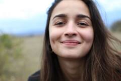 लवकरच आलियाचे आणखी पाच सिनेमे प्रदर्शित होणार; पाहा फोटो!