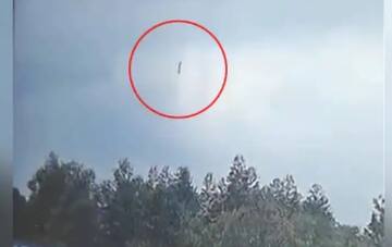 China Plane Crash: આંખના પલકારામાં જ 29 હજાર ફૂટની ઊંચાઈએથી 3 હજાર ફૂટ પર આવી ગયું હતું ચીનનું વિમાન, ક્રેશ પહેલાનો Video થયો વાયરલ