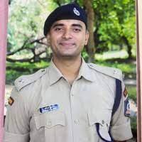 ​IPS Success Story Anirudh he faced failure many times, then cleared the upsc exam ​​कई असफलताओं का सामना करने के बाद अनिरुद्ध को मिली यूपीएससी में सफलता, जानें सक्सेस स्टोरी
