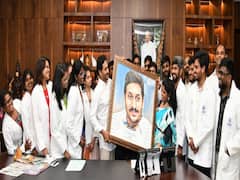Students Met CM Jagan : ఉక్రెయిన్ నుంచి వచ్చిన విద్యార్థుల కోసం కేంద్రానికి లేఖ రాస్తాం : సీఎం జగన్