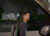 Viral Video : रात्री 12 वाजता नोएडाच्या रस्त्यावर धावत होता मुलगा, नेटकरी करतायत सलाम, कारण ऐकून व्हाल थक्क