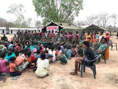 Chhattisgarh: छत्तीसगढ़ में 10 महिला नक्सली सहित 24 ने किया आत्मसमर्पण, कई बड़ी वारदात में थे शामिल