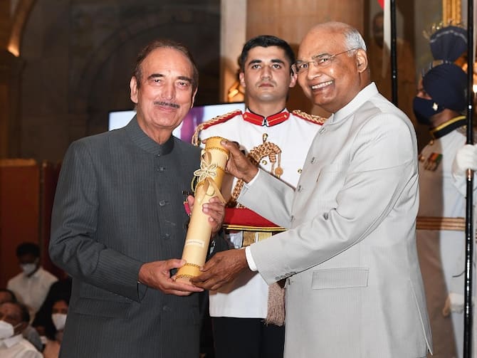 Congress Leader Ghulam Nabi Azad Reaction After Receiving Padma Bhushan  Award | Padma Bhushan: पद्म भूषण सम्मान ग्रहण करने के बाद कांग्रेस नेता गुलाम  नबी आजाद ने कही ये खास बात