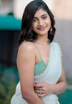 Actress Losliya: நான் பேசாத மௌனம் எல்லாம் உன் கண்கள் பேசும்.. லாஸ்லியாவின் லேட்டஸ்ட் க்ளிக்ஸ் !