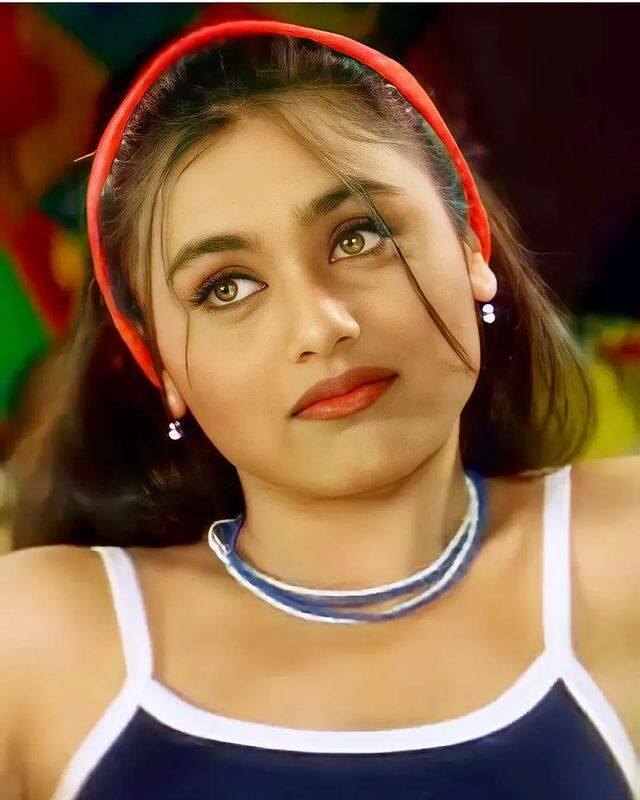 राणी अखेरची सैफ अली खानसोबत ‘बंटी और बबली 2’मध्ये दिसली होती. गेल्या वर्षी प्रदर्शित झालेल्या या चित्रपटातून एका दशकाहून अधिक काळानंतर तिने ऑनस्क्रीन पुरागमन केले. वरुण व्ही शर्मा दिग्दर्शित, या चित्रपटात सिद्धांत चतुर्वेदी आणि शर्वरी वाघ यांनीही महत्त्वाच्या भूमिका साकारल्या होत्या. (all photo: ranimukharji/ig)