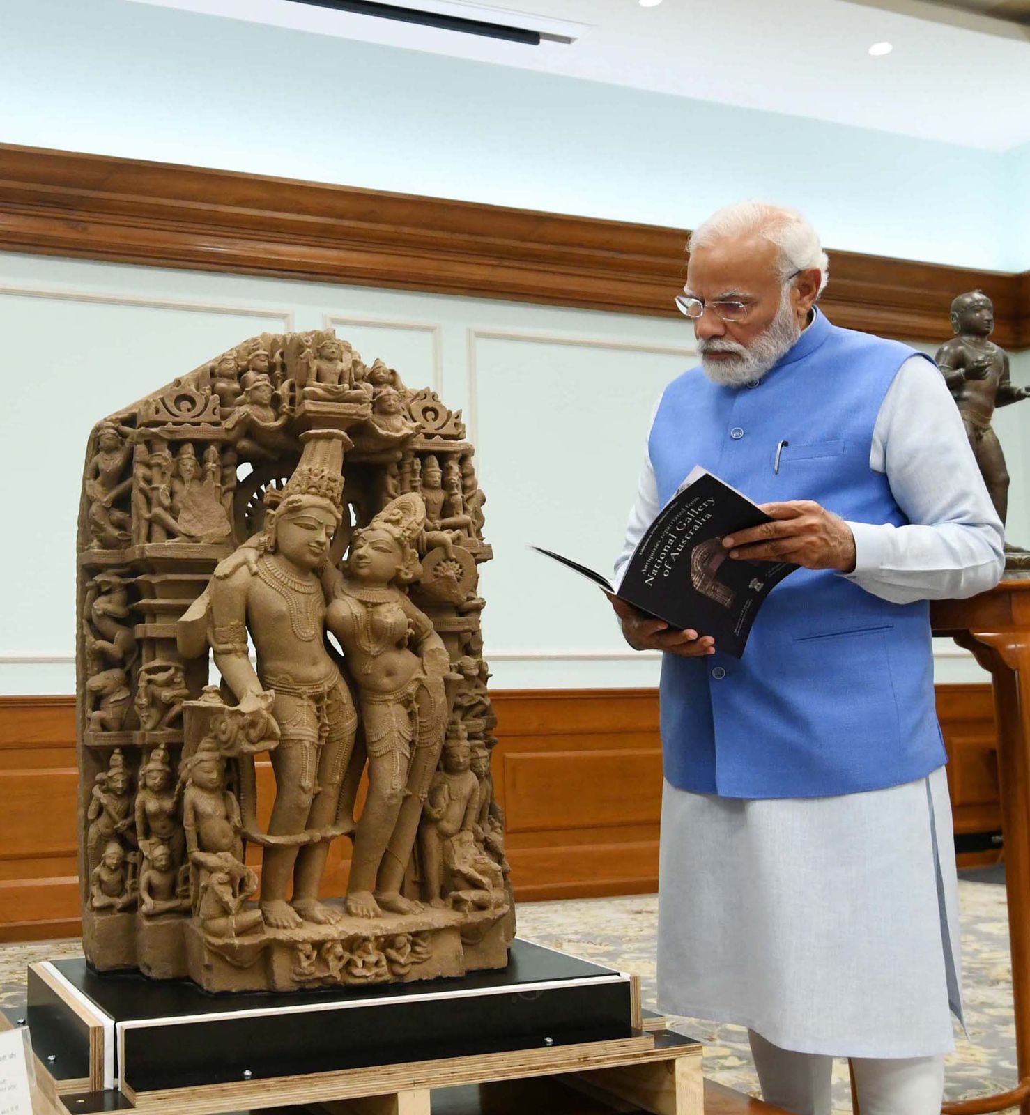 भारत को ऑस्ट्रेलिया ने लौटाईं 'धरोहर', भगवान शिव, विष्णु और जैन परंपरा के 29 पुरावशेषों का पीएम मोदी ने किया निरीक्षण