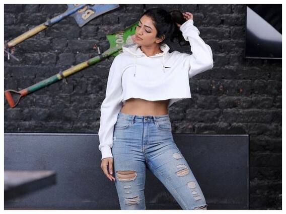 Eesha Rebba: ఈషా రాక్ అండ్ రోల్ మూడ్, ఫొటోలు చూశారా? Eesha Rebba: ఈషా రాక్ అండ్ రోల్ మూడ్, ఫొటోలు చూశారా?