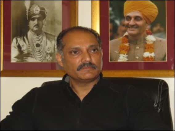 कर्ण सिंह के बेटे विक्रमादित्य ने कांग्रेस छोड़ी, कहा- पार्टी ज़मीनी हकीकत से दूर कर्ण सिंह के बेटे विक्रमादित्य ने कांग्रेस छोड़ी, कहा- पार्टी ज़मीनी हकीकत से दूर