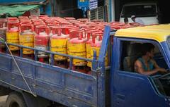LPG Price Hike: बिहार में 1000 के पार हुआ LPG सिलेंडर का दाम, जानिए दिल्ली-मुंबई, यूपी सहित बाकी राज्यों में अब कितने का मिलेगा