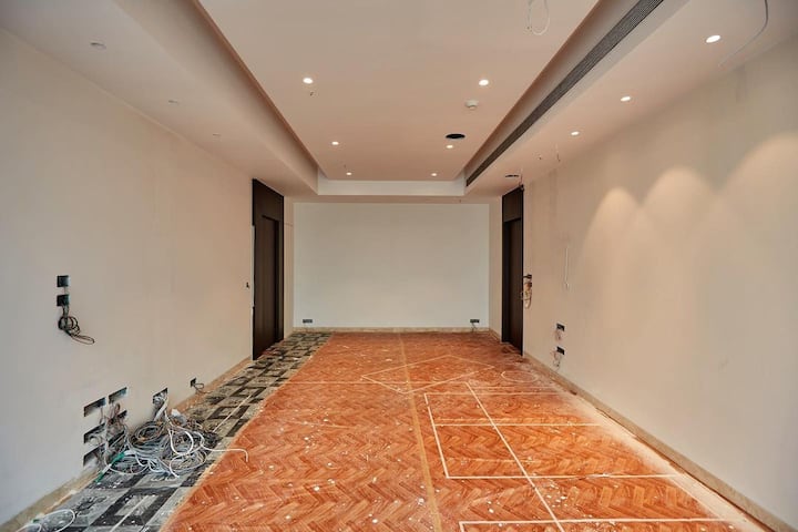 वरळीमधील  High Rise Apartment मध्ये 29 व्या मजल्यावर माधुरीचं घर आहे. (photo:lythdesign/ig)