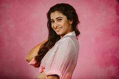 Actress Priya Bhavani Shankar: அதோ.. பொன் பிறையா?.. பச்சை உடையில் ஜொலிக்கும் பிரியா பவானி சங்கர்!