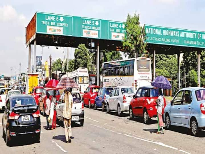 No toll tax within 60 km Nitin Gadkari announced toll within 60 kilometres national highways removed in 3 months No Toll Tax Within 60 km: மூன்றே மாதம்... 60 கி.மீட்டருக்கு ஒரு டோல்கேட் தான்... - மத்திய அமைச்சர் அதிரடி அறிவிப்பு