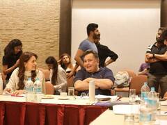 जूही चावला ने 'शर्माजी नमकीन' में ऋषि कपूर के साथ काम का अनुभव किया शेयर, बोलीं- मैं बस उन्हें देखती रहती थी