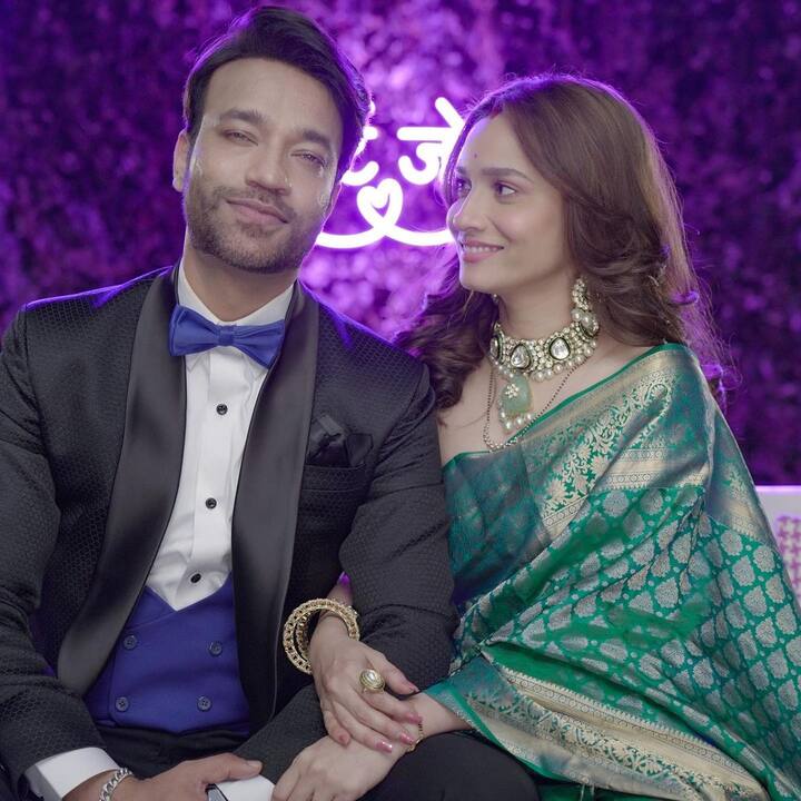 परंतु, आजही दोघांच्या लग्नाचे फोटो सोशल मीडियावर व्हायरल होत आहेत. अंकिता आणि विकी सध्या स्मार्ट जोडी या शोमध्ये दिसत आहेत. (photo:lokhandeankita/ig)