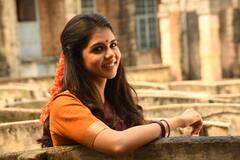 kalyani priyadarshan : வாடி..! வாடி..! வால்நட்..! கலக்கும் கல்யாணி பிரியதர்ஷன் கலெக்‌ஷன்ஸ்..!