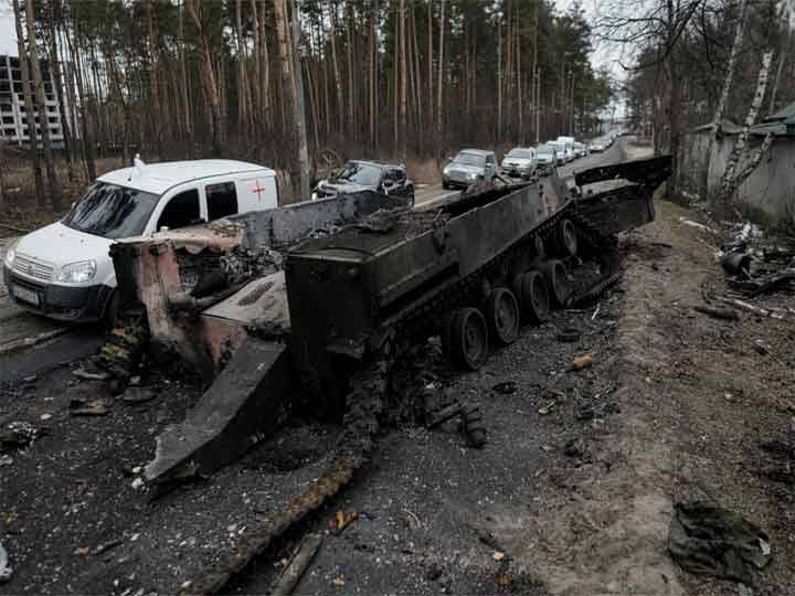 Ukraine claims 15300 Russian soldiers have been killed in the war so far 509 Russian tanks destroyed Russia Ukraine War: यूक्रेन का दावा- युद्ध में अब तक रूस के 15,300 सैनिक मारे गए, 509 रूसी टैंक हुए तबाह
