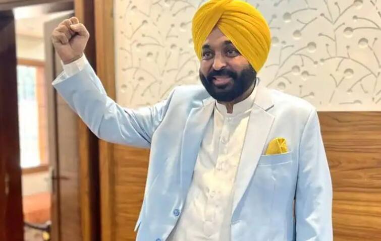 Punjab CM Bhagwant Mann declares public holiday on March 23 on occasion of Shaheed Diwas પંજાબના મુખ્યમંત્રી ભગવંત માને  ભગત સિંહના 'શહીદ દિવસ' પર સમગ્ર પંજાબમાં રજા જાહેર કરી