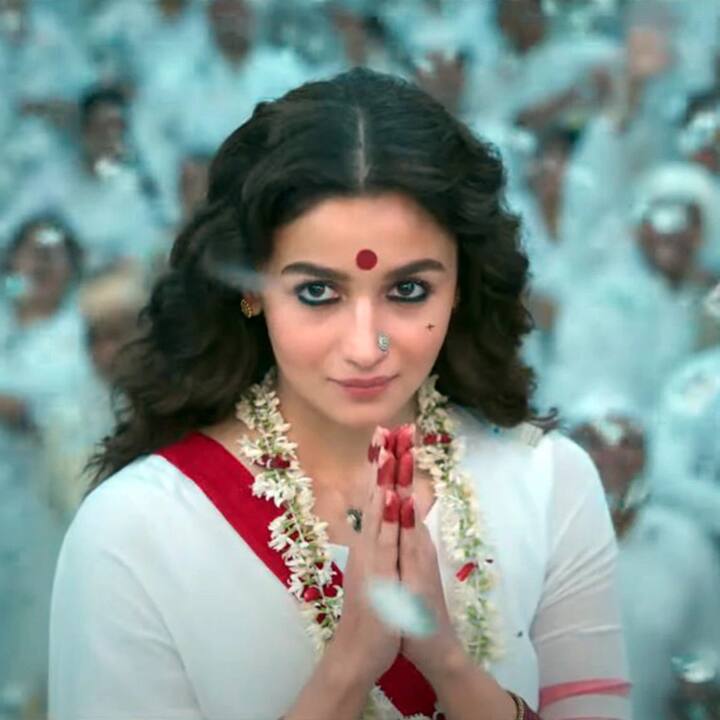 हाल ही में रिलीज हुई संजय लीला भंसाली की फिल्म गंगूबाई काठियावाड़ी में आलिया ने अपने दमदार अभिनय से खूब वाहवाही लूटी है.