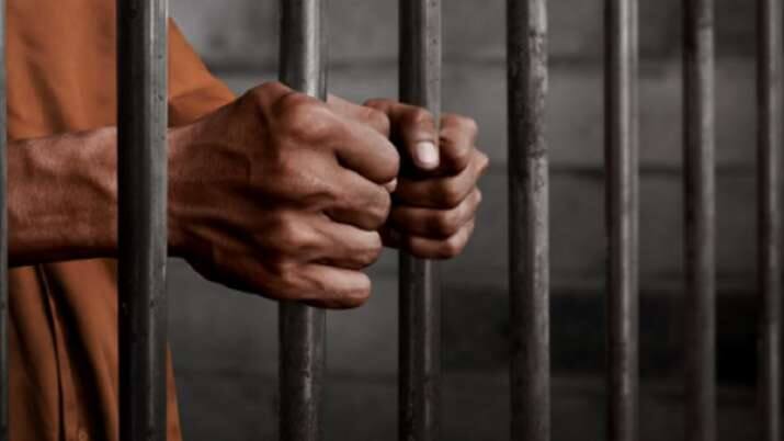 Noida District Jail 26 Prisoners Found HIV Positive after test Aids Noida Jail : જેલમાં બંધ કેદીઓનો કરાયો HIV ટેસ્ટ, રિપોર્ટ આવતા મચી દોડધામ