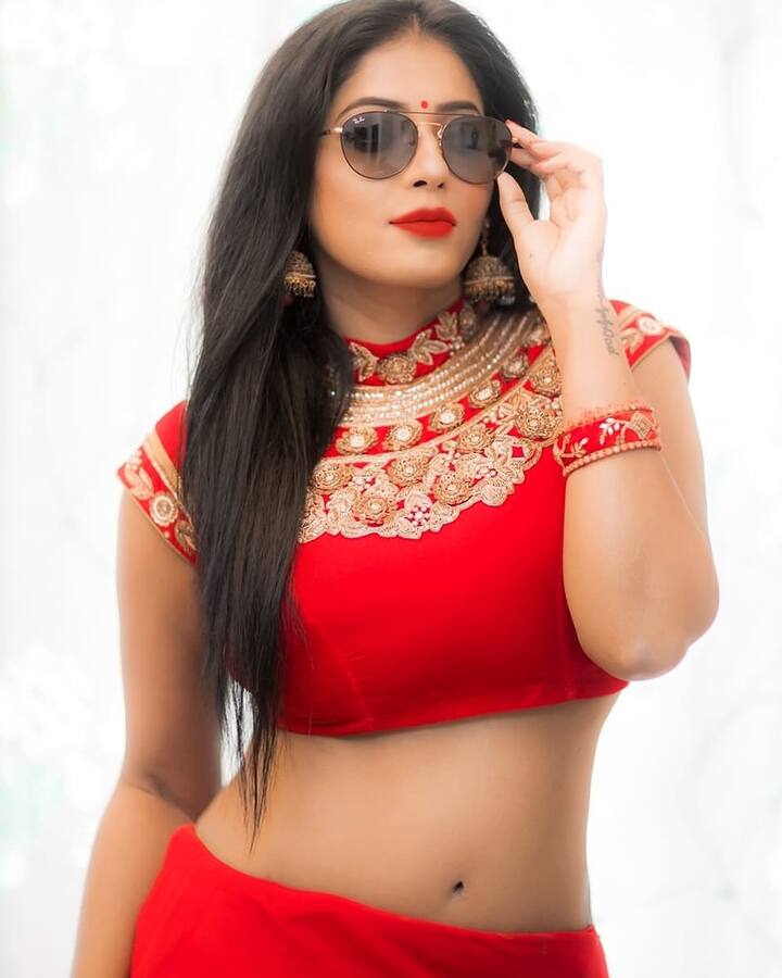 తెలుగు కుటుంబానికి చెందిన రేష్మా పసుపులేటి 23 జూలై 1983న అమెరికాలో జన్మించింది. - Image Credit: Reshma Pasupuleti/Instagram