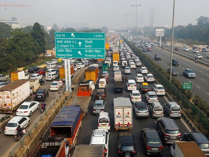 Delhi Gurgaon Expressway Traffic will be disrupted for 10 hours Wednesday due to Protest, check diverted route Delhi-Gurgaon Expressway: दिल्ली-गुरुग्राम एक्सप्रेस-वे पर बुधवार को 10 घंटे तक ट्रैफिक रहेगा बाधित, ये है वजह