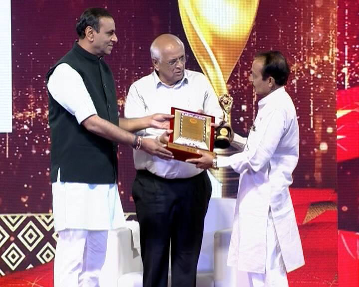 Abp અસ્મિતા સન્માન પુરસ્કાર 2022: શિક્ષણ ક્ષેત્રે શ્રેષ્ઠ કામગીરી બદલ નરેન્દ્રભાઈ ચૌહાણનું સન્માન કરાયું Abp Asmita Sanman Puraskar 2022: Narendrabhai Chauhan honored for outstanding performance in education Abp અસ્મિતા સન્માન પુરસ્કાર 2022: શિક્ષણ ક્ષેત્રે શ્રેષ્ઠ કામગીરી બદલ નરેન્દ્રભાઈ ચૌહાણનું સન્માન કરાયું