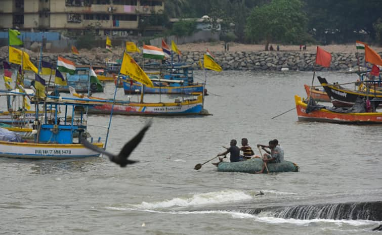 577 Indian Fishermen Remain In Pakistan Custody, 9 Died In Last Five Years: MEA 577 Indian Fishermen Remain In Pakistan Custody, 9 Died In Last Five Years: MEA