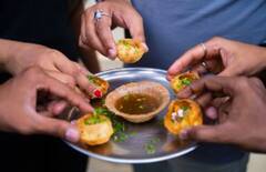 Fuchka: ফুচকা খাওয়া শরীরের জন্য ক্ষতিকর না উপকারী?