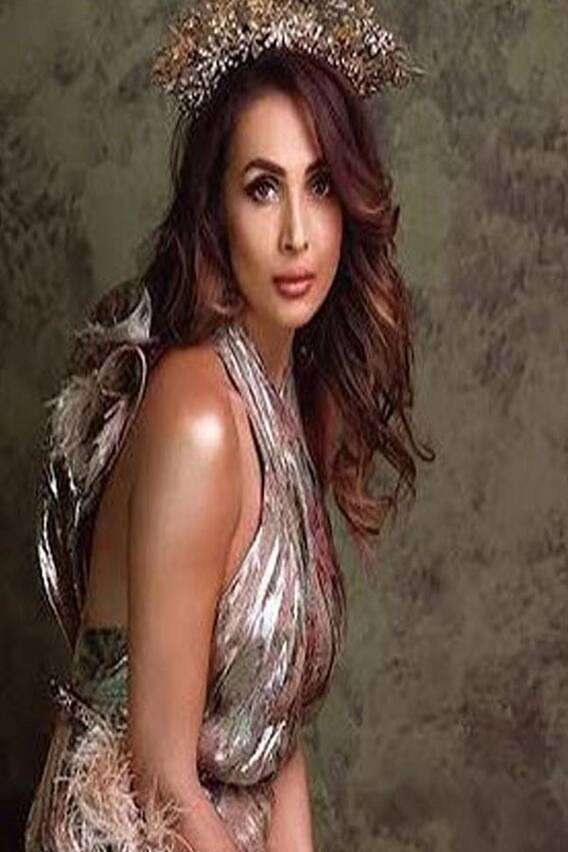 Malaika Arora ने इन ड्रेस में फ्लॉन्ट की अपनी परफेक्ट फिगर