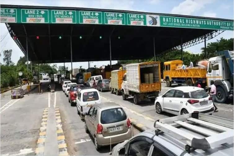 National highway toll tax rate hike from april 1 2022 પેટ્રૉલ-ડીઝલ બાદ જનતા પર વધુ એક મોંઘવારીનો માર, આજથી મોંઘા થયા Toll Tax, જાણો કેટલો વધ્યો ટૉલ ટેક્સ........