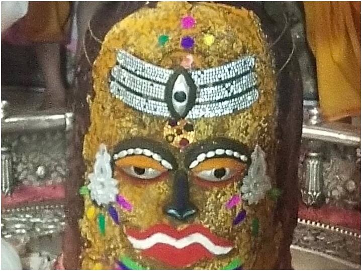 Ujjain News Bhagwan Mahakal Celebrate  Holi with flowers Color Rang Panchami shadowed on Shiva devotees ANN Rang Panchami: फूलों के रंग से भगवान महाकाल ने खेली होली, शिव भक्तों पर छाया रंग पंचमी का रंग