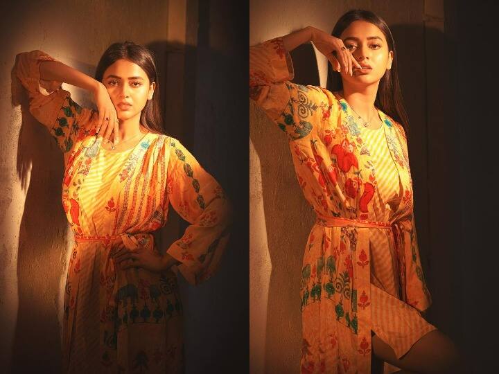 टीवी एक्ट्रेस तेजस्वी प्रकाश इस समय हर जगह छाई हुई हैं. बिग बॉस 15 जीतने के बाद से तेजस्वी हर जगह छा गई हैं. वह इस समय नागिन 6 में लीड रोल में नजर आने वाली हैं. तेजस्वी प्रकाश प्रोफेशनल के साथ पर्सनल लाइफ को लेकर भी सुर्खियों में रहती हैं. (फोटो-सोशल मीडिया)