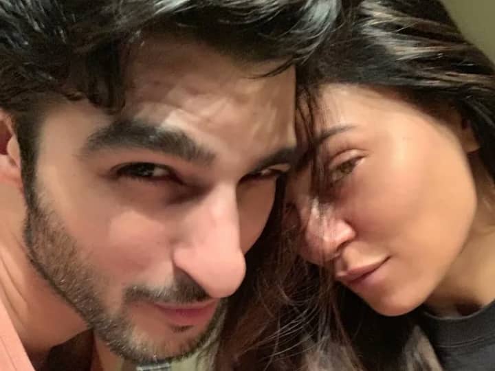 Sushmita Sen & Ex Boyfriend Rohman Shawl Step Out Together For The First Time After Breakup Sushmita Sen & Ex Boyfriend Rohman Shawl Step Out Together For The First Time After Breakup