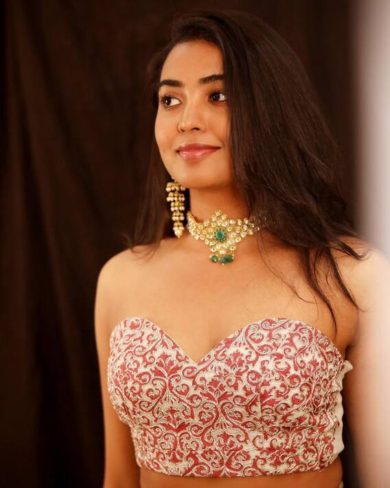 Shivathmika Photos: రాజశేఖర్ చిన్నకూతురు శివాత్మికను చూశారా, భలేగుంది బొమ్మలా