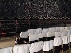 Fencing in a Theatre in Srikakulam: Fans ను తట్టుకోవడానికి కంచె ఏర్పాటు చేసిన యాజమాన్యం | ABP Desam