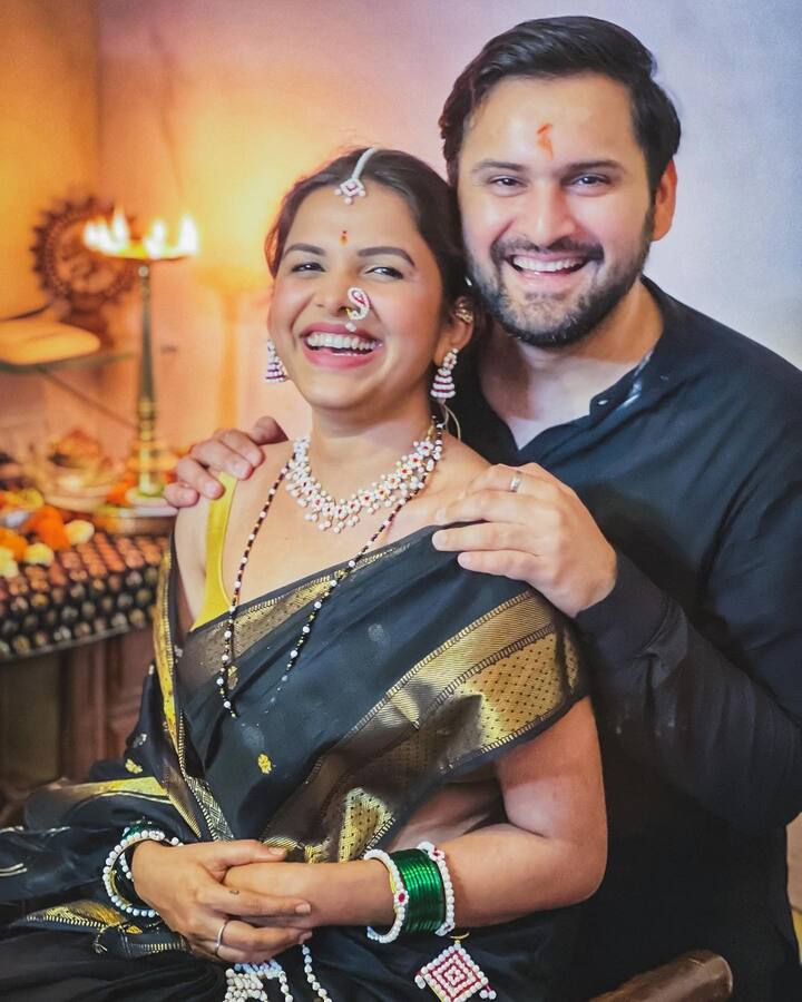 ही जोडी नेहमीच त्यांचे फोटो सोशल मीडियाद्वारे त्यांच्या चाहत्यांपर्यंत पोहचवत असते (फोटो : mitalimayekar /Instagram)