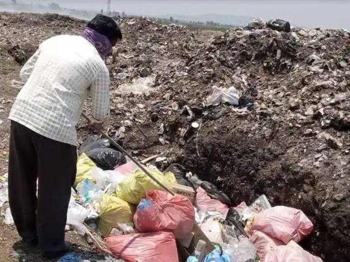 Greater Noida Big relief to sweeper in Greater Noida action will be taken against those who are fired ANN Greater Noida: ग्रेटर नोएडा में सफाई कर्मचारियों को मिली बड़ी राहत, नौकरी से हटाने वालों के खिलाफ होगी कार्रवाई