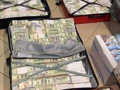 Russia Ukraine War: सूटकेस में करोड़ों के डॉलर और यूरो लेकर भाग रही थी यूक्रेन के पूर्व सांसद की पत्नी, हंगरी बॉर्डर पर सैनिकों ने पकड़ा